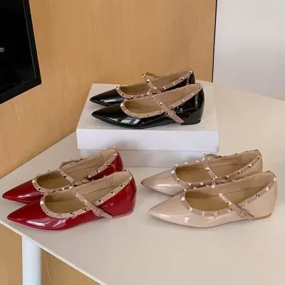 Women's Pointed Toe Rivet Flats Inner Height Patent Leather Office Comfort