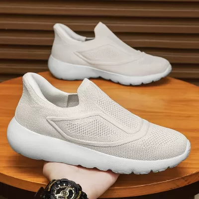 Men's Autumn Winter Breathable Knitted Slip-On Running Shoes Lightweight Black Sock Shoes · YANYAN China shoe factory